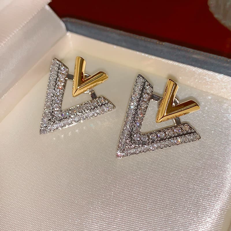 Designer Zircon V-shaped a pair of earrings fashion personality studs light luxury high sense