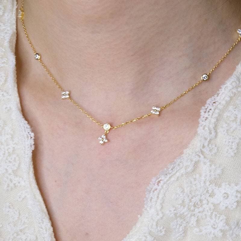 Lucky four leaf clover zircon necklace for women light luxury niche high end clavicle chain exquisite and versatile