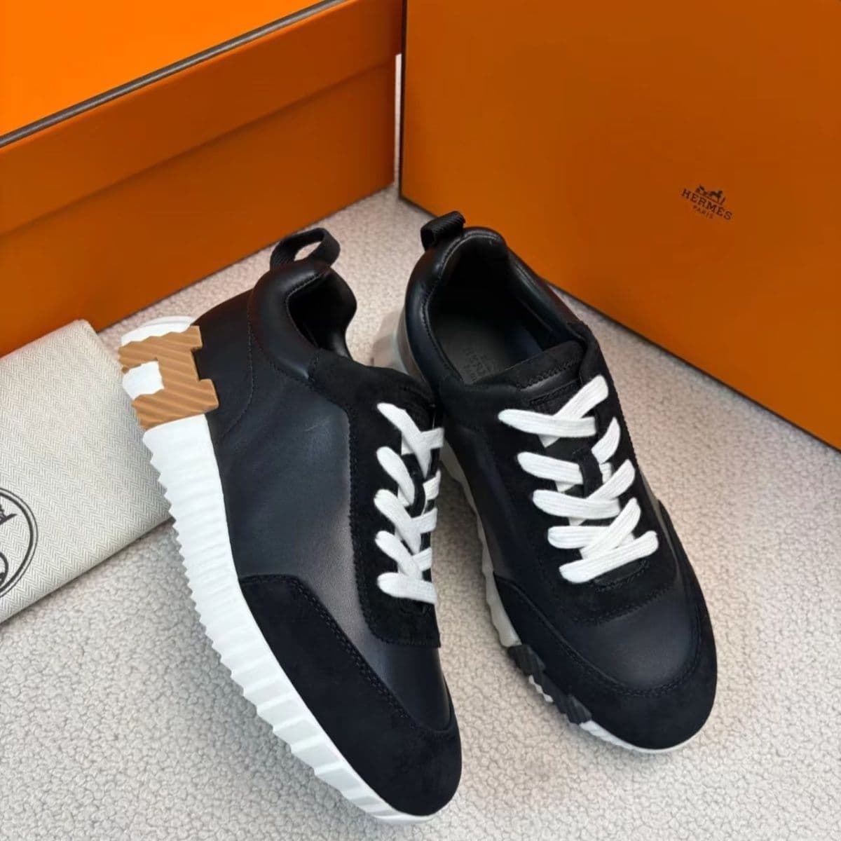 Version cuir de vache ~ Baskets blanches à blocs de couleurs H pour femmes 2025 Nouveau cuir véritable bout rond à lacets plat décontracté coupl
