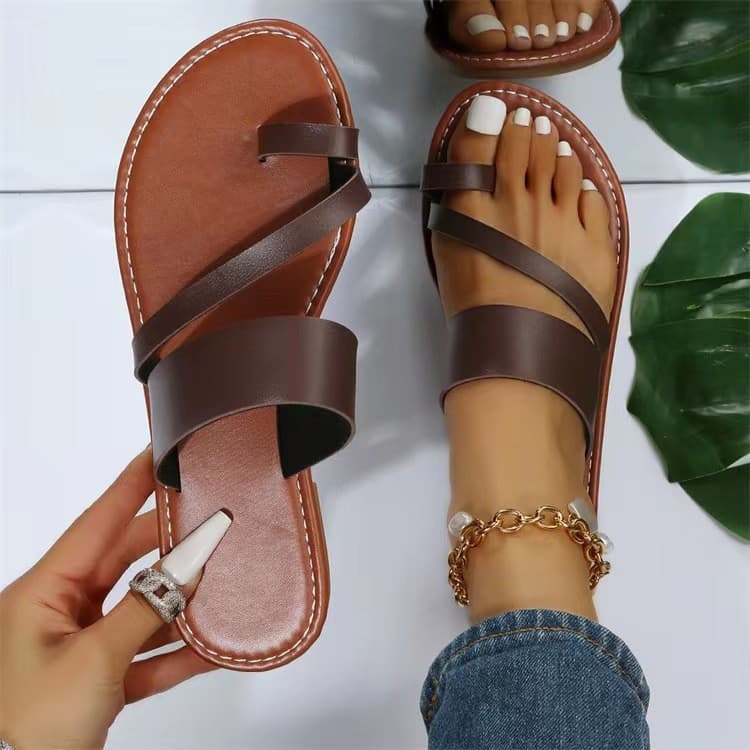 2026 Spring And Summer New Large Size Women's Shoes Cover Toe Fashionable And Comfortable Flat Heel Women's Cool Slippers