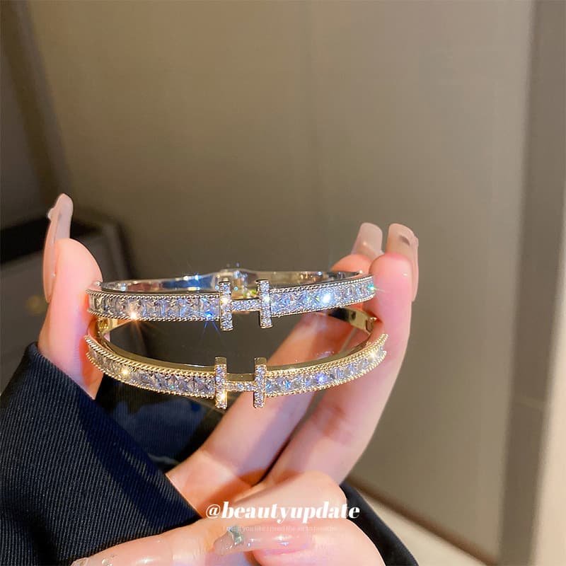 New Korean Zircon Letter Clasp Bracelet with Fashionable and Elegant Style, High Grade Feel Bracelet, Net Red, Light