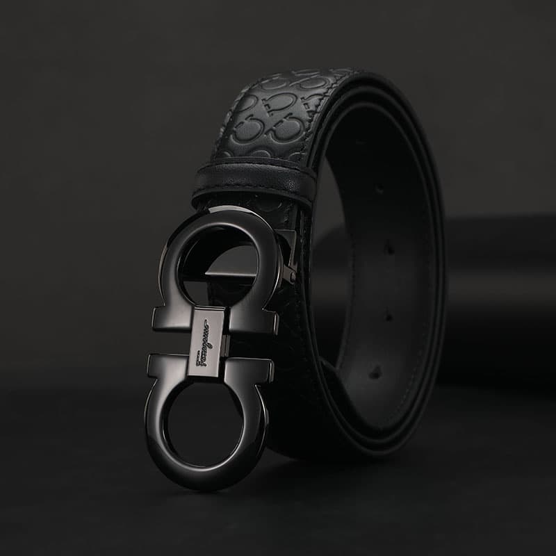 Ceinture élégante avec boucle dorée pour femme