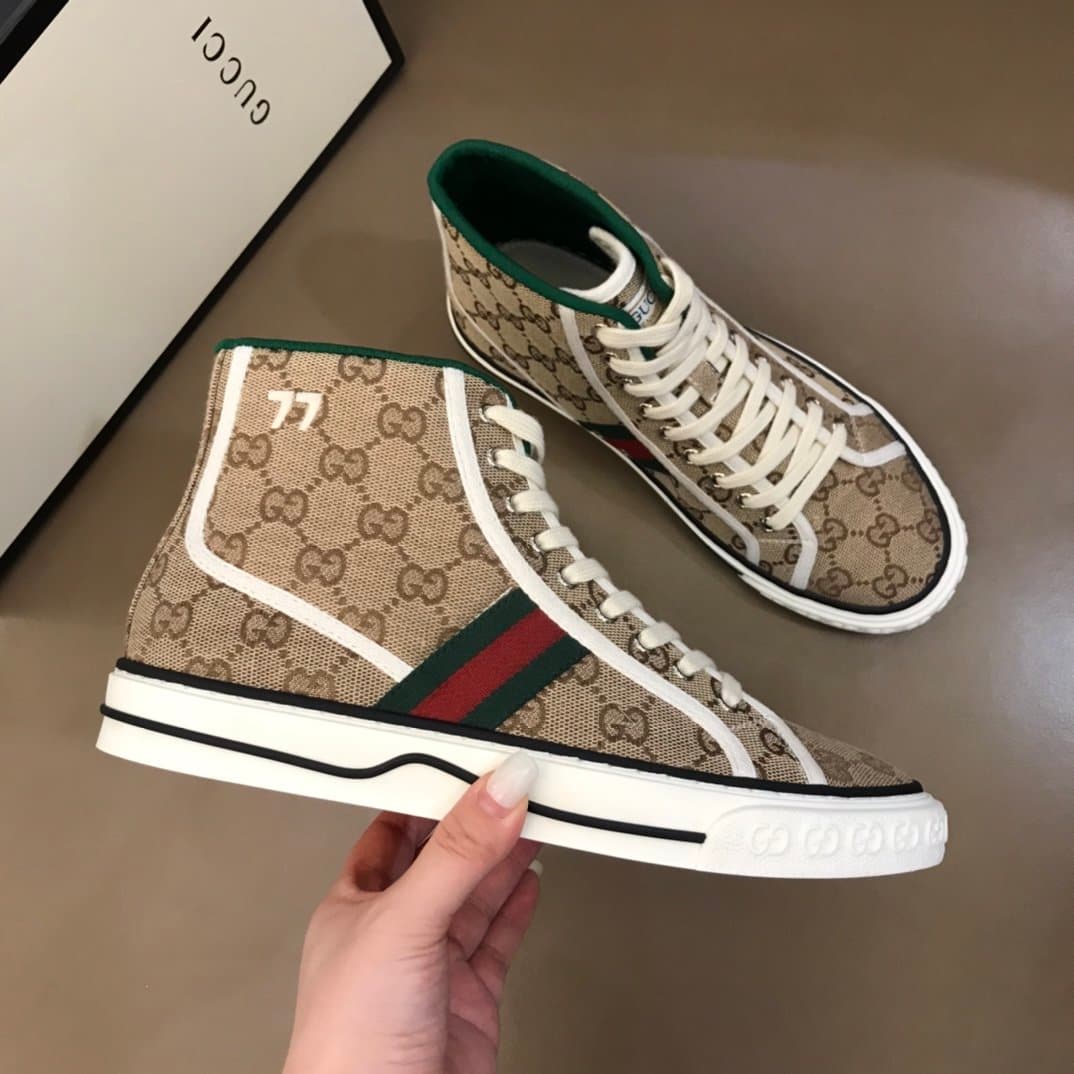 Baskets décontractées de haute qualité, tendance et à la mode pour hommes et femmes 95