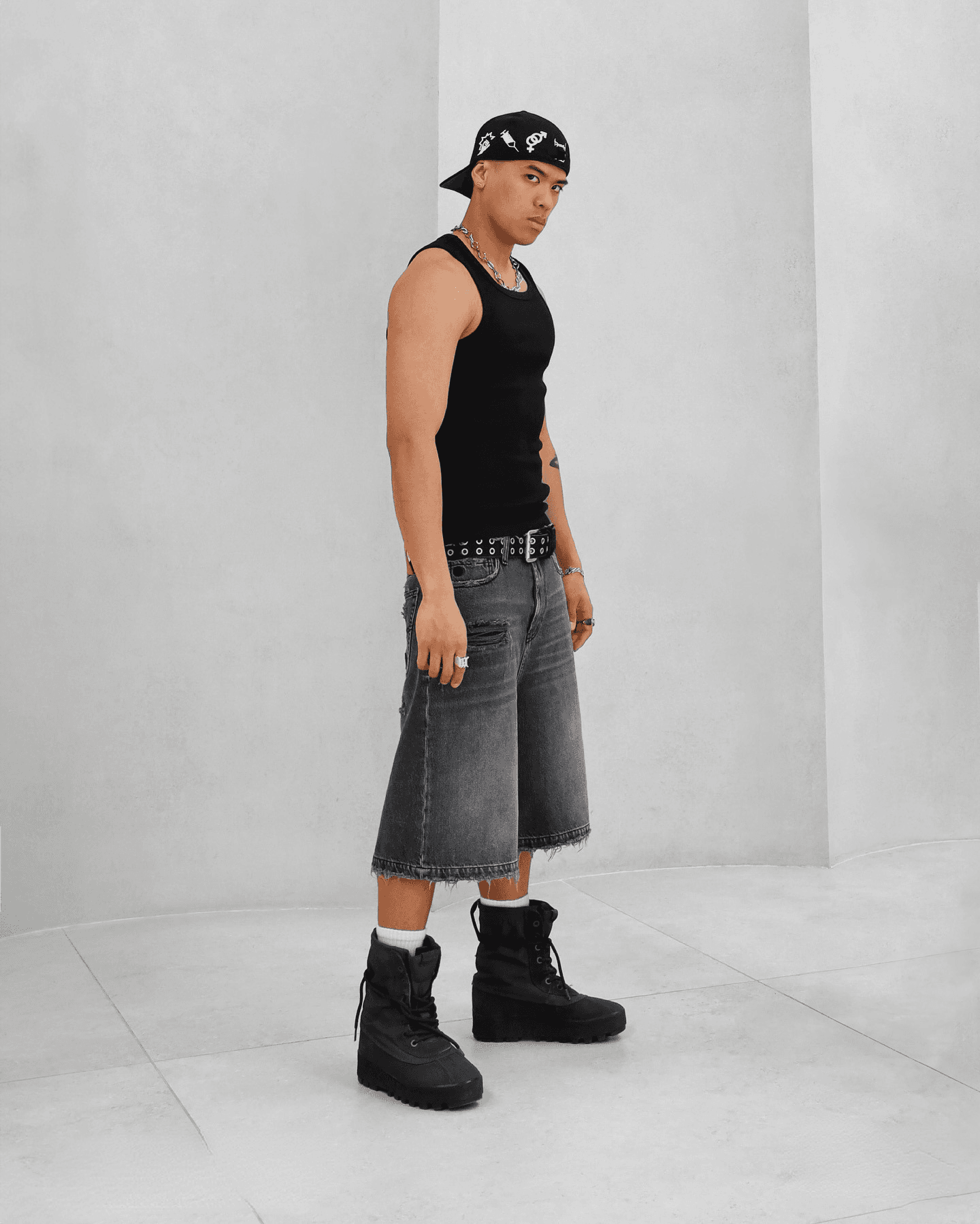 Men's Clothing Gothic Style Black Punk Washed Denim Shorts Men Summer Street Hip Hop Ripped Y2k Shorts