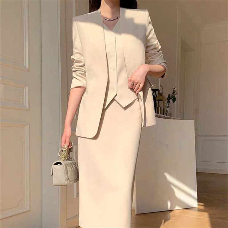 Ensemble tailleur pour femme - Blazer et jupe flatteurs pour le bureau, pour silhouettes rondes, tenue professionnelle et décontractée