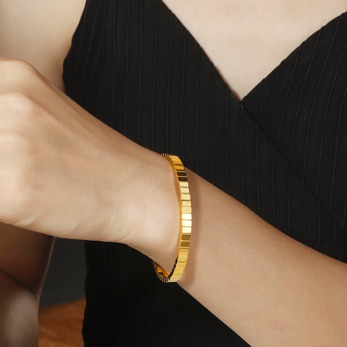 Light Luxury Bracelet Geometric Square Titanium Steel Niche Exquisite Ins Fashion Design Gold Hand Jewelry Versatile Temperament Hand Female