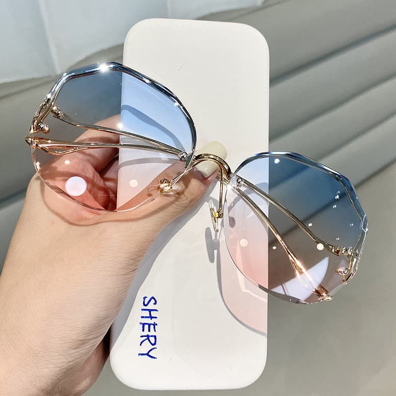 2023 Borderless Trimmed Women's UV Protection Fashion Wear Sunglasses Street Shoot