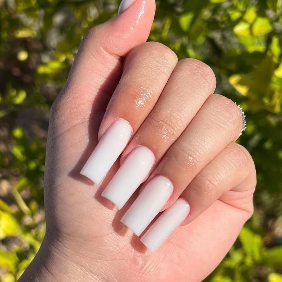Finished Wear Armor Mid-length Milky White Simple Nail Finished Light Luxury Style Nail Art for Foreign Trade 24 Pieces
