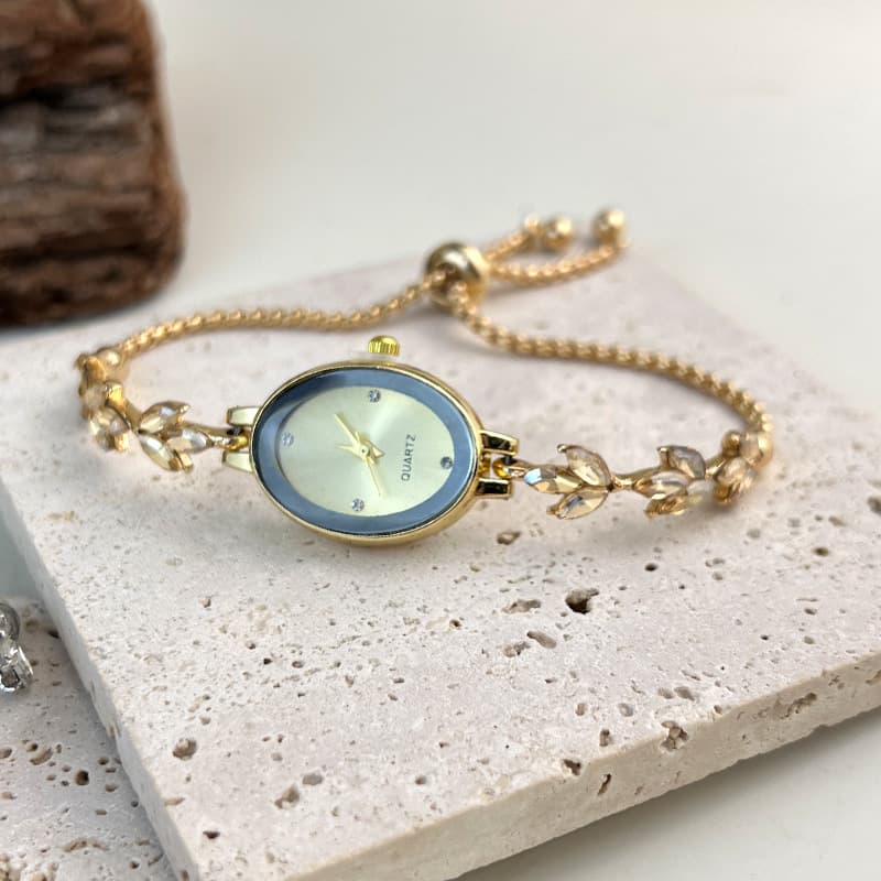 New Oval Bracelet Light Luxury, Exquisite, niche Women's Watch, Premium Quartz Watch