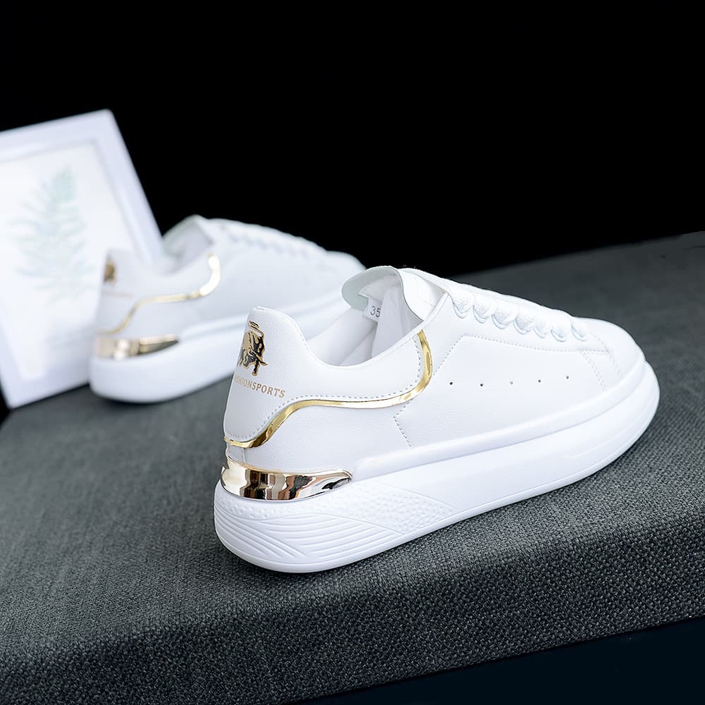 Summer Hole Small White Shoes Female Handsome Trendy Brand Sports Shoes Male Couple Models Casual Shoes Thick-soled Board Shoes