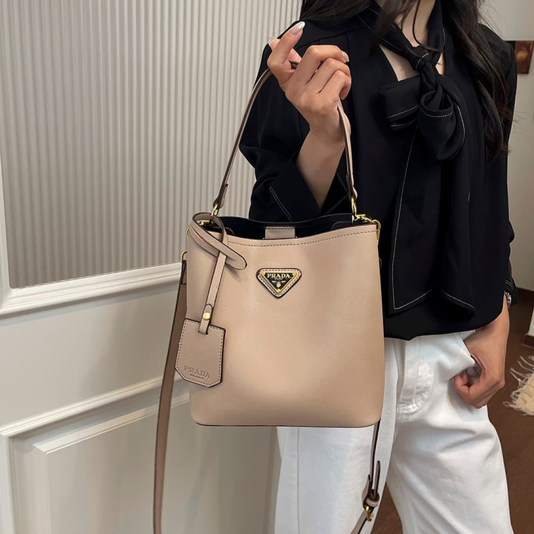 Sac seau pour femme avec bandoulière amovible et réglable, en similicuir grainé kaki, idéal pour les trajets quotidiens, 22 x 13 x 22 cm