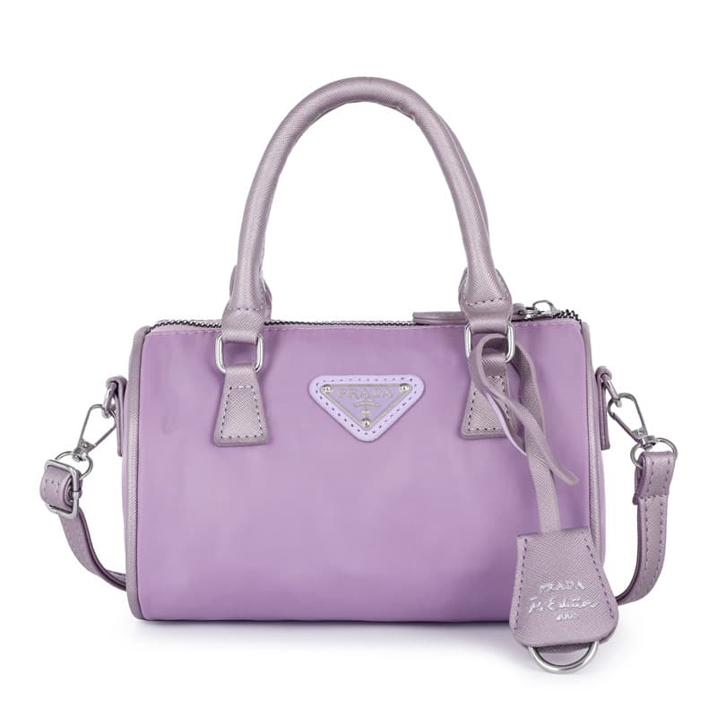 Classique rétro grandes dames rondes en nylon sac pour femmes triangle étiquette bandoulière sac à main épaule éclatée net rouge mêmes modèl