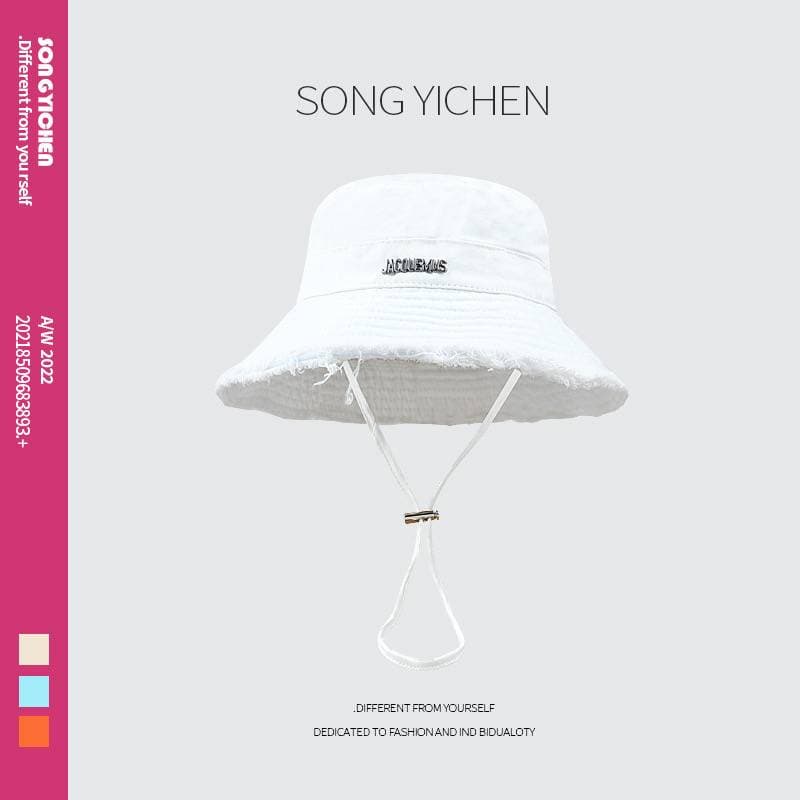 Le pêcheur polyvalent à bords en fourrure de Hyuna avec un chapeau à large bord qui peut être ajusté pour le lavage et la protection solaire