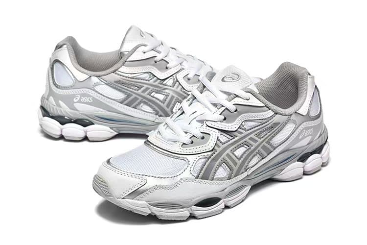 Chaussures de soutien de la voûte plantaire pour femmes, style rétro, amortissantes, bleu marine et beige, antidérapantes.