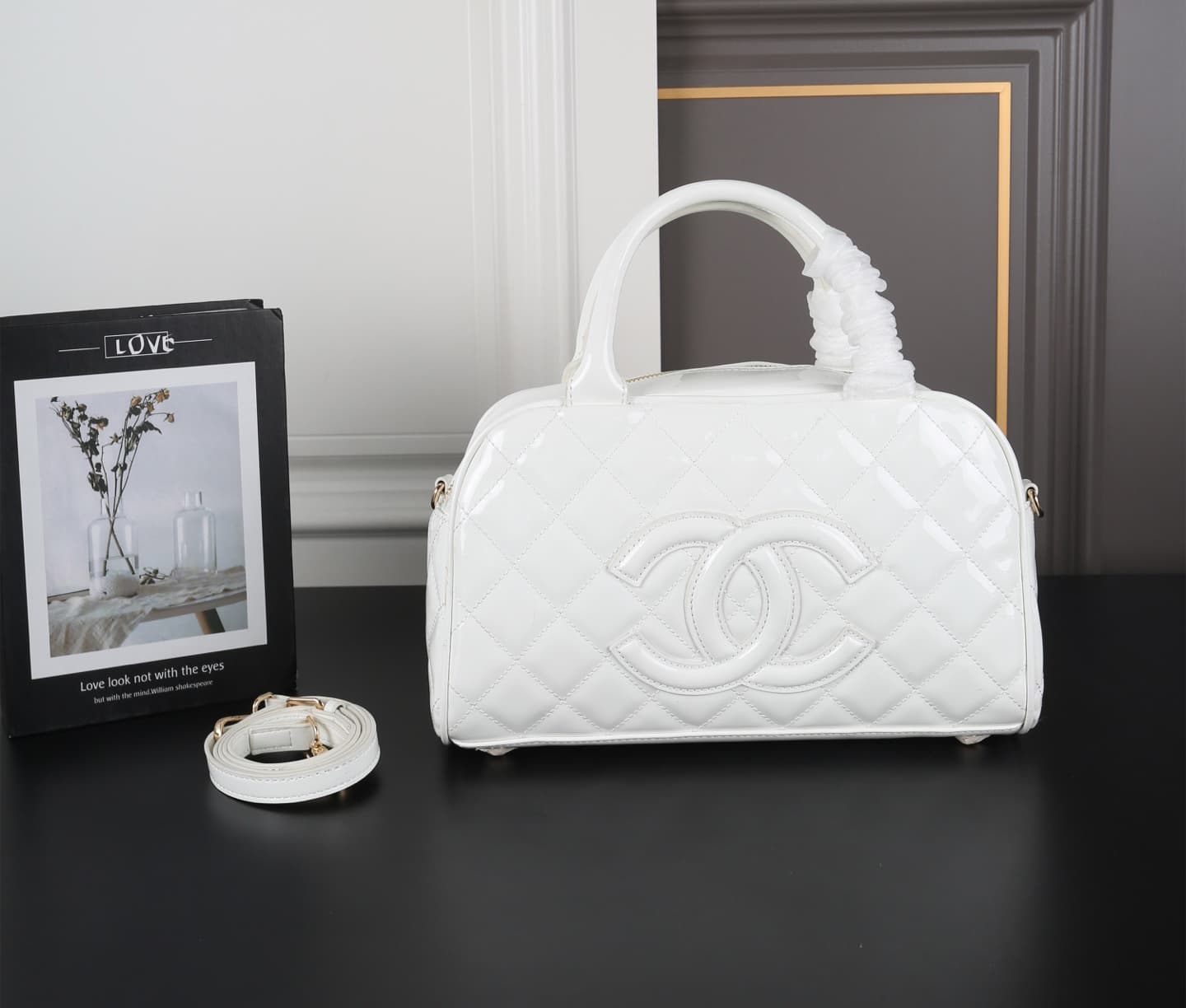 Sac bowling brodé à motif losanges, coloris uni, collection été 2026 - Sac à main décontracté avec bandoulière