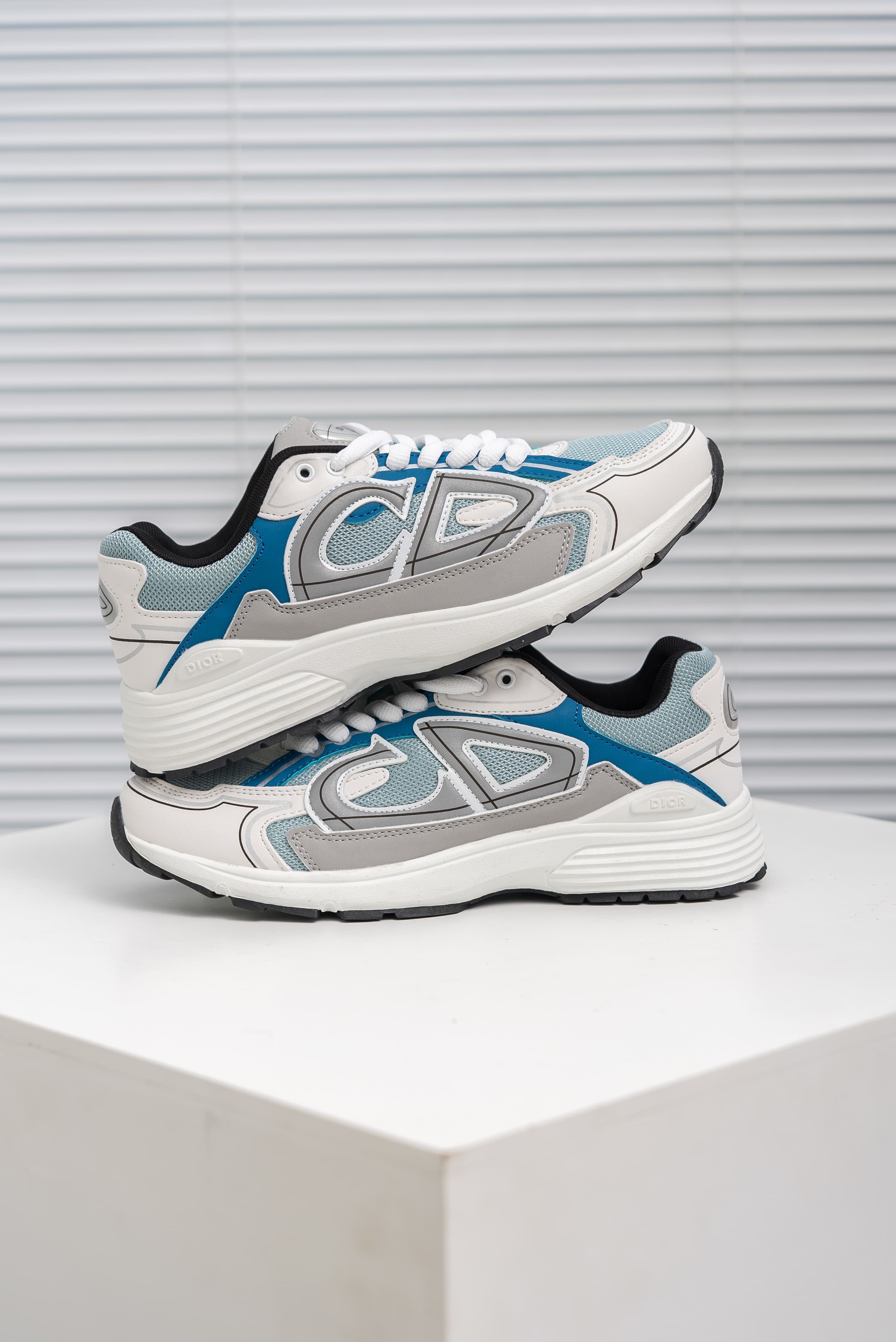 2026 CD B30 Chaussures de course unisexes tendance, légères, respirantes, confortables et décontractées, antidérapantes, idéales pour la marche