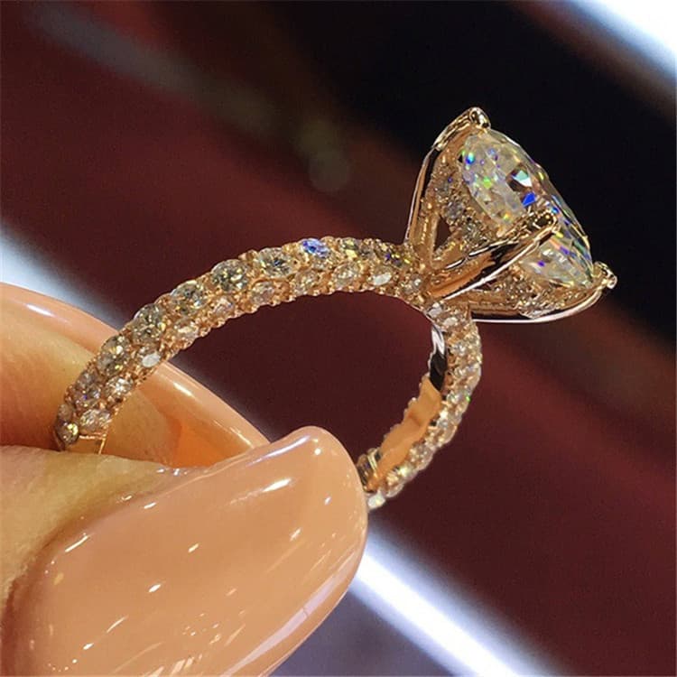 Sparkling Diamond Round Princess Fashion Female Engagement and Proposal Ring Ring, Finger