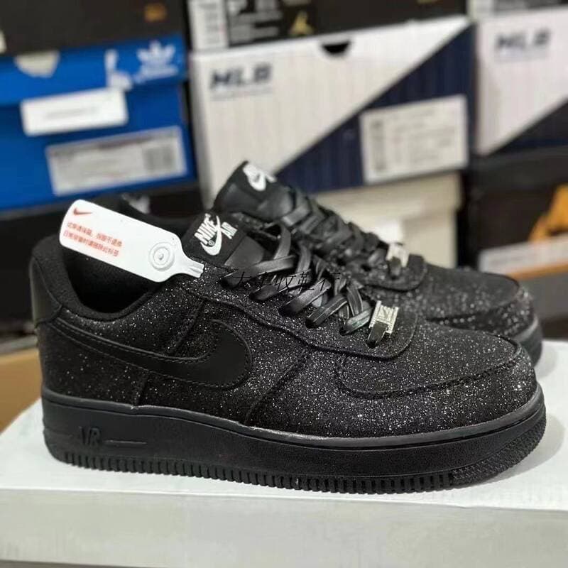 Baskets basses Nike AF1 Air Force One Starry noires et blanches, unisexes, tendance été, chaussures de sport décontractées et polyvalentes pour c