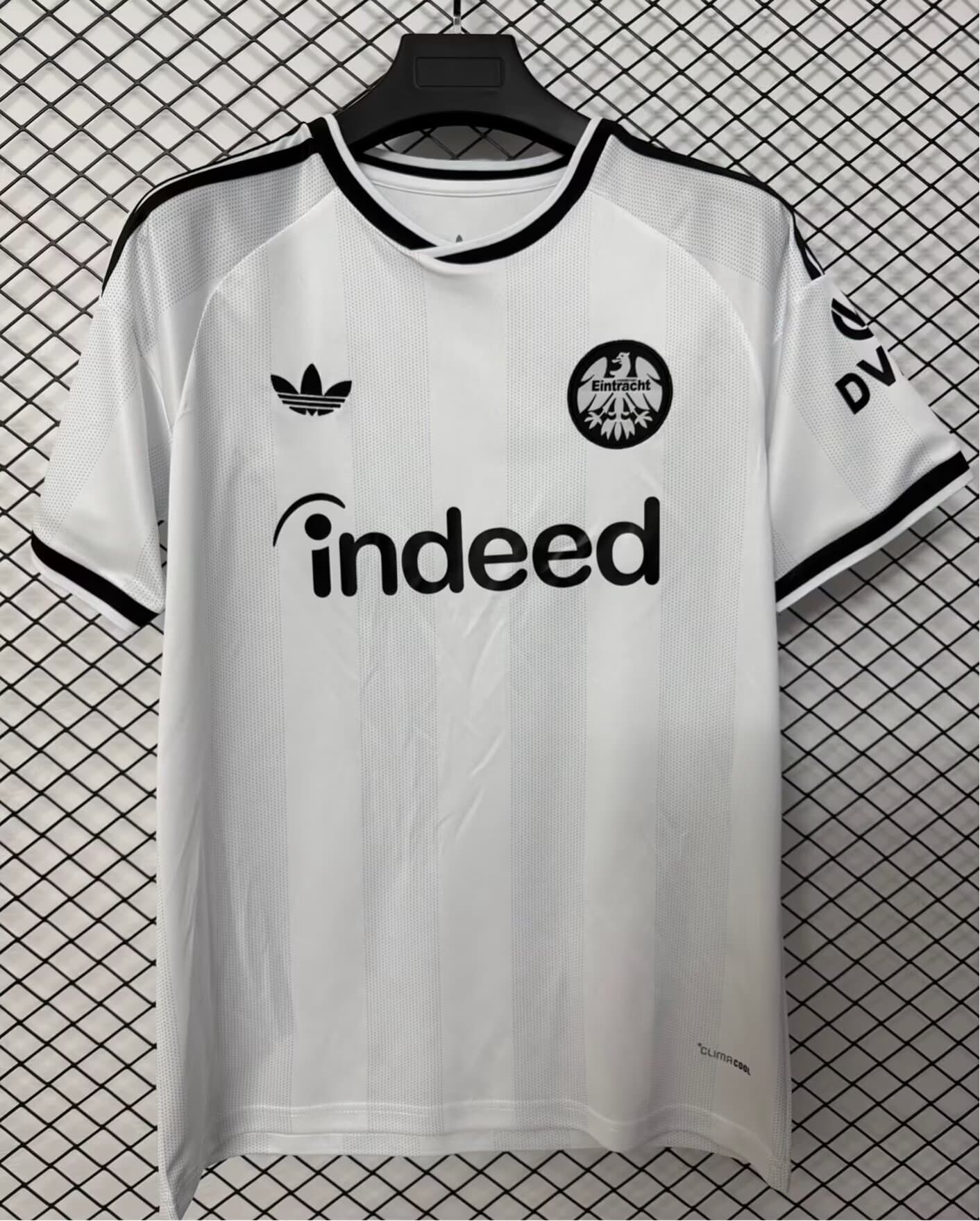 Maillot extérieur de Francfort, saison 2627