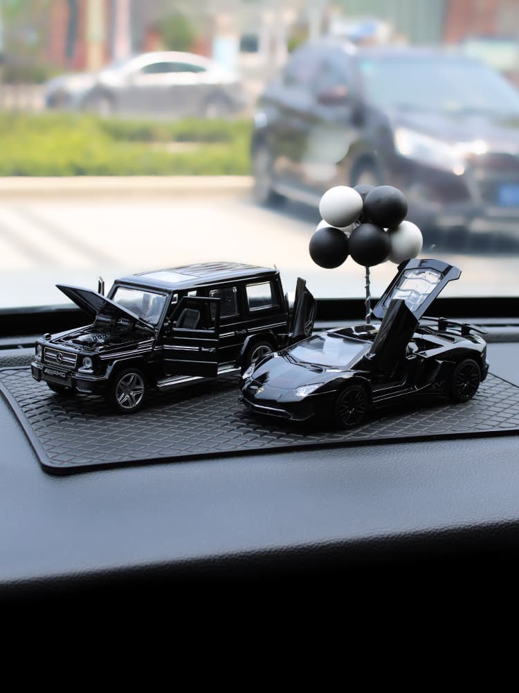2024 Internet celebrity new center console aromatherapy high-end model men's gift special car interior decoration