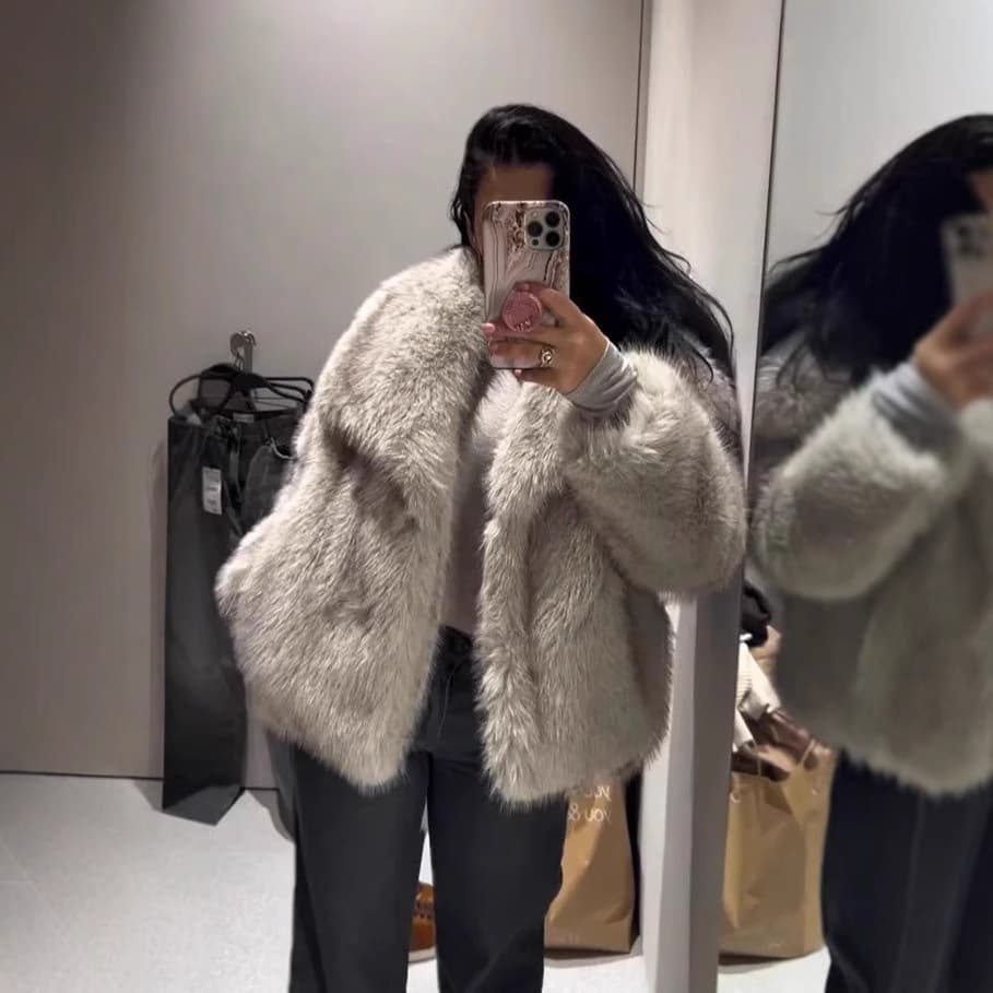 ​​Luxury Faux Fur Coat Women's Winter Fashion Short Jacket With Big Collar – Trendy Streetwear Outerwear In Ivory Grey, Black, Caramel & More​​