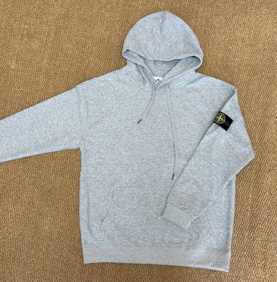 Ensemble 2 pièces Stone Island pour homme : sweat-shirt à capuche uni, classique avec écusson sur la manche, et pantalon de survêtement à taille