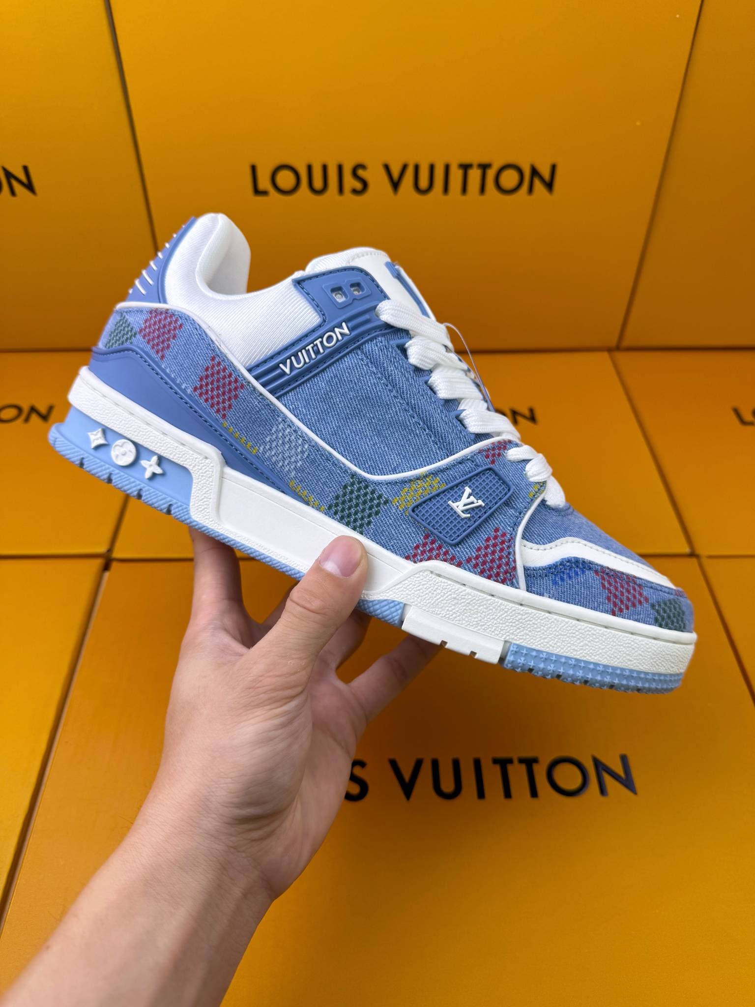 Chaussures de sport basses en cuir respirant patchwork, semelle souple et légère, style tendance et polyvalent, pour couples.
