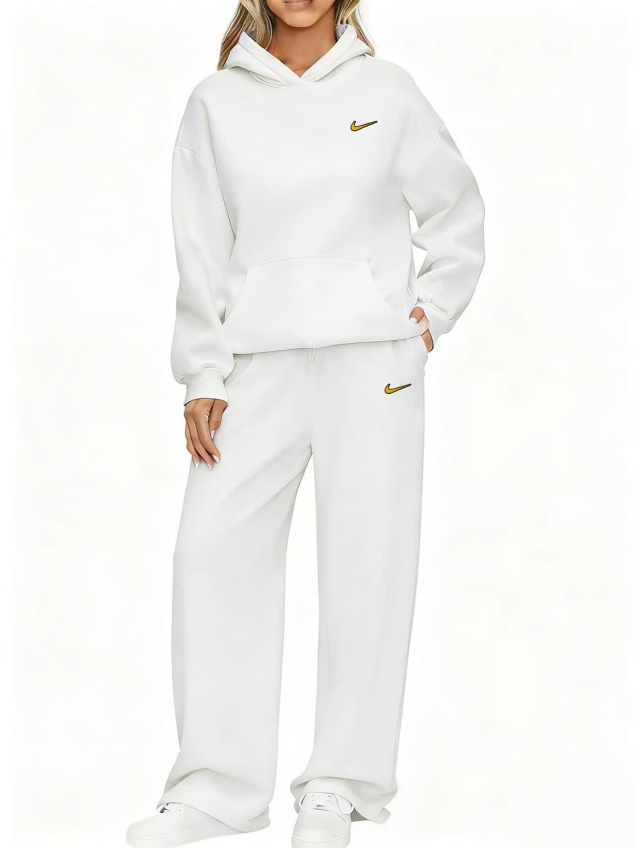 Ensemble 2 pièces Nike pour femme : sweat à capuche oversize et pantalon large, survêtement décontracté à manches longues et capuche.