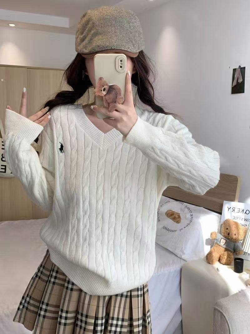 Pull en laine à col en V gris rétro avec logo poney classique et broderie torsadée - Taille 2