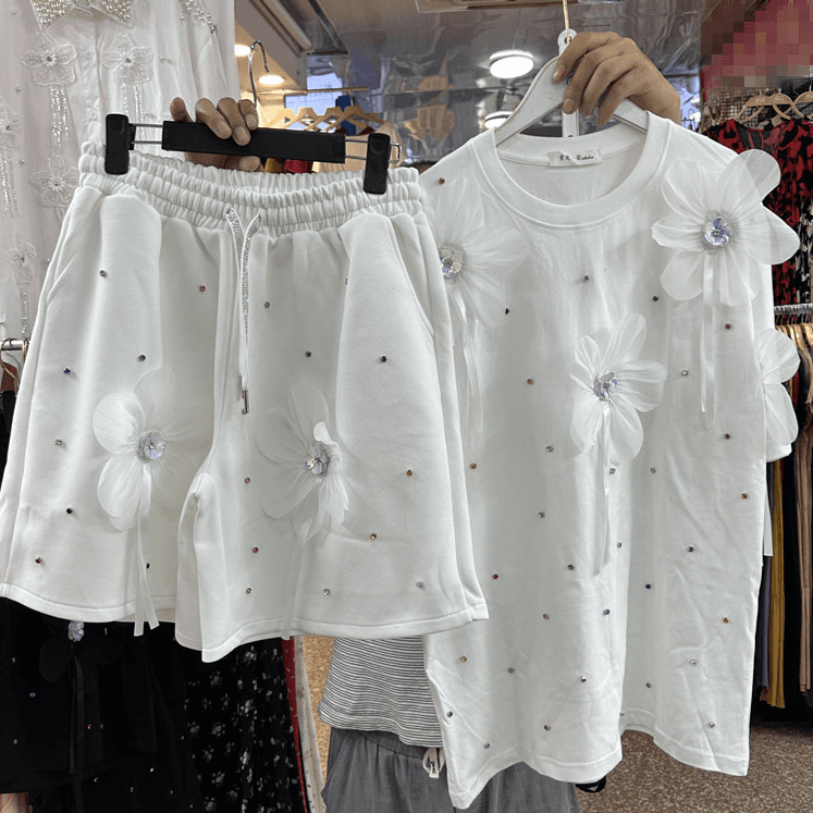 Women's Clothing Summer Suit Studded Three Dimensional Flower T Shirt Top Elastic Waist Wide Leg Shorts Two Piece Set