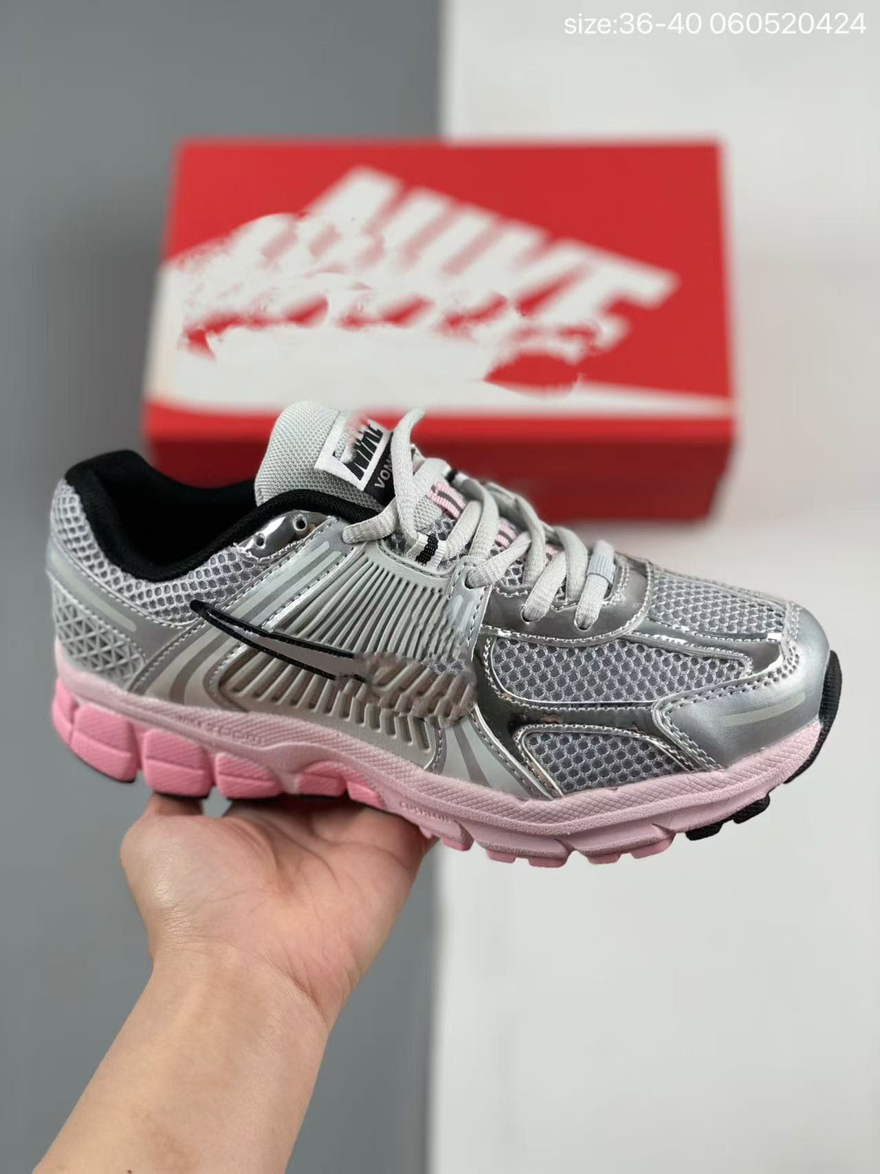 2026 ZoomVomero 5 Baskets tendance en maille douce et confortable pour hommes et femmes, idéales pour les déplacements quotidiens.