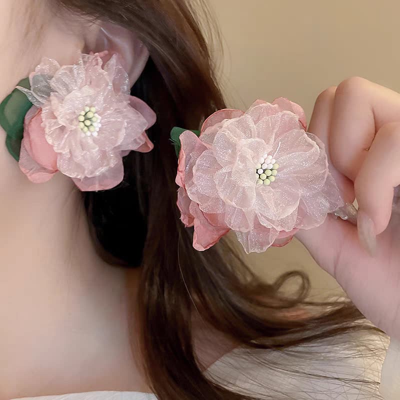 Pink Flower Exaggerated Earrings Seaside Holiday Earrings 2024 New Style Super Fairy Temperament Niche Unique Ear Clip Earrings