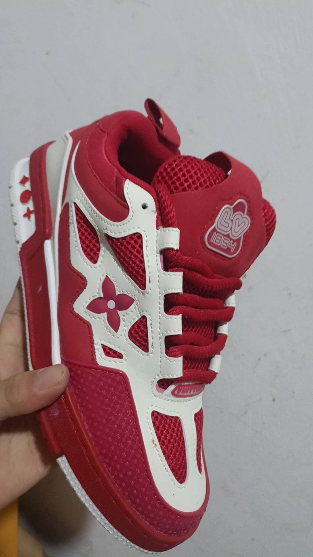 Vente directe de baskets de sport de skate pour hommes de haute qualité avec une tendance décontractée de qualité haut de gamme à la mode