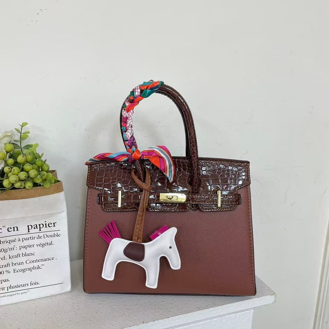 Sac à main classique et polyvalent pour femme - Élégant et tendance, spacieux, avec poignée supérieure, bandoulière et porté épaule, idéal p