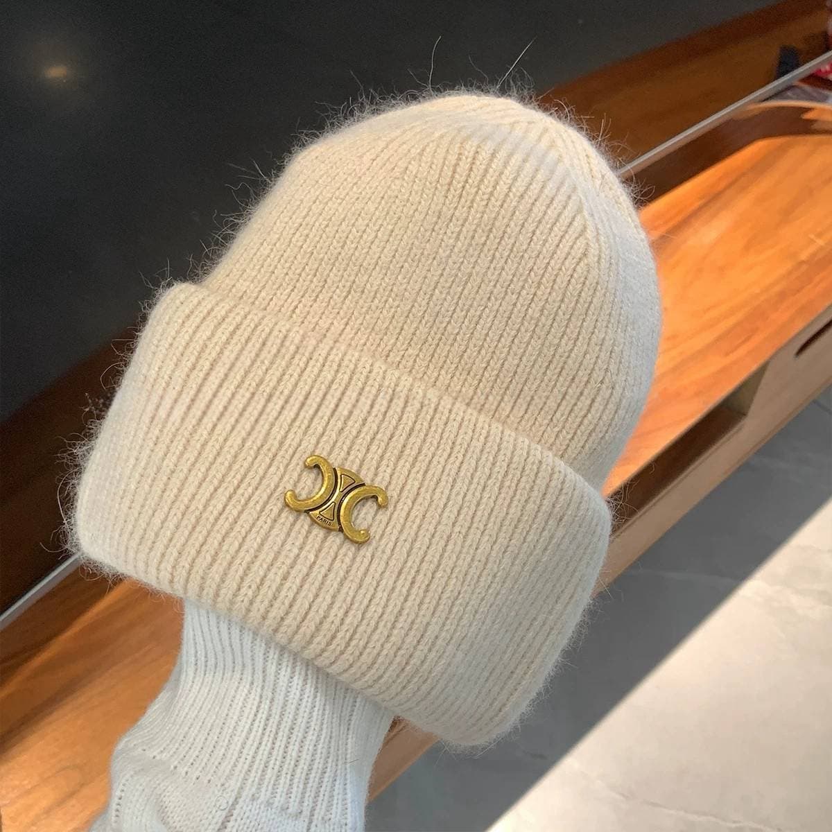 Bonnet en laine pour femme Bonnet en laine de haute qualité Bonnet doux et chaud Bonnet d'hiver de marque à la mode et polyvalent