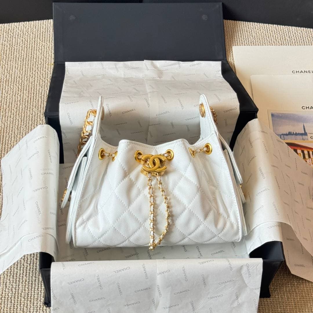 Le nouveau sac cabas brodé en cuir de vache est ultra doux, assorti aux couleurs classiques et polyvalent.