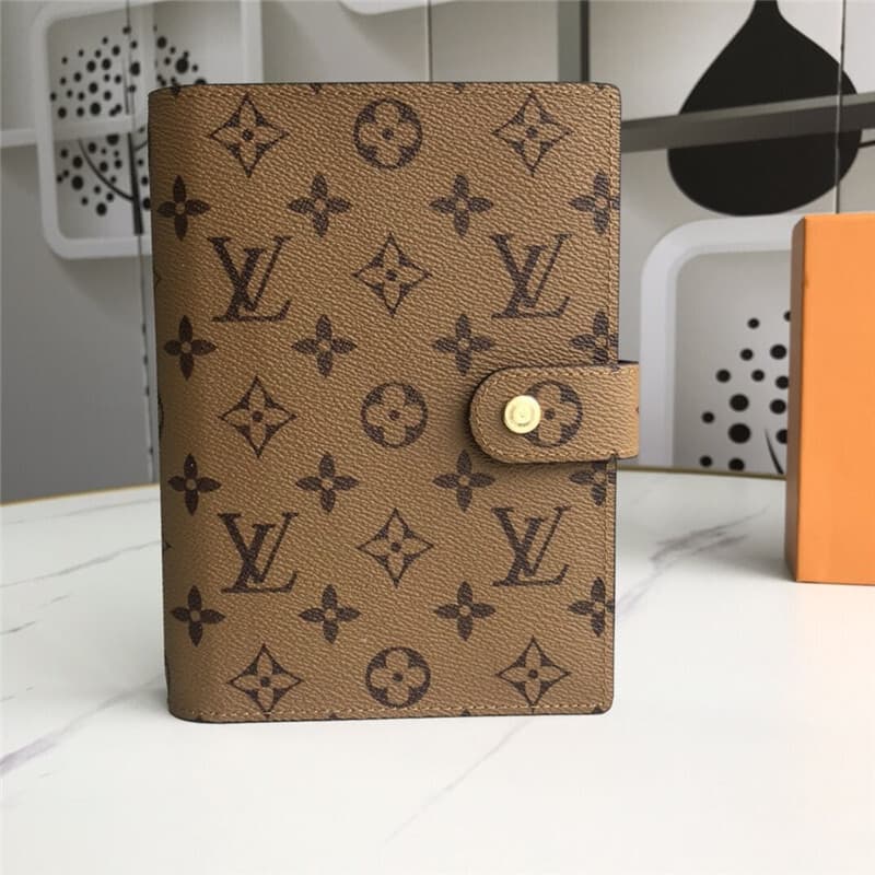 Couverture de carnet de notes Monogram Empreinte Series Classic, style luxueux et gaufré : un accessoire raffiné et élégant pour les négociatio