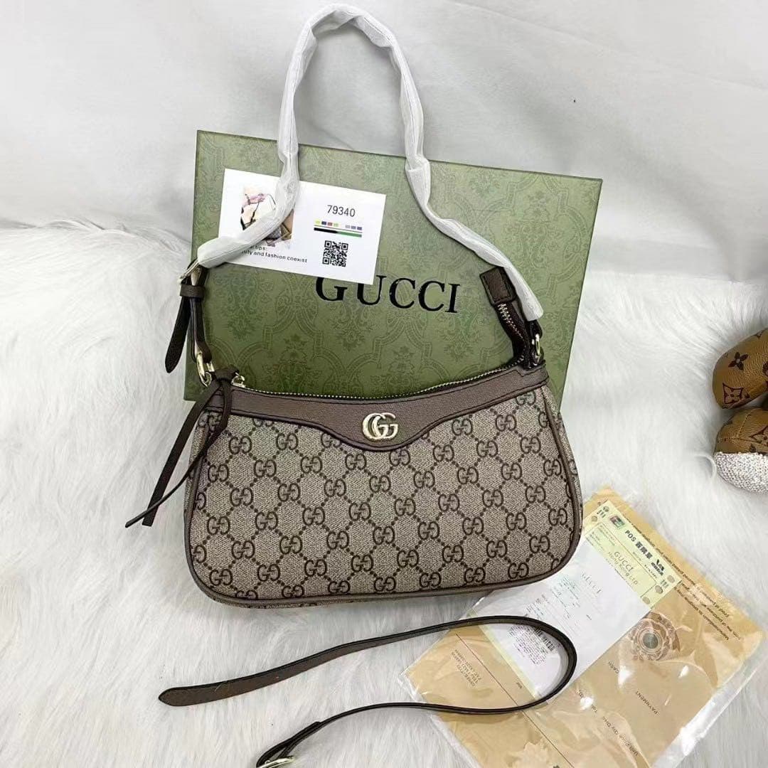 2023 Nouveaux sacs pour femmes, sac à main à bandoulière classique de luxe léger de mode européenne et américaine.