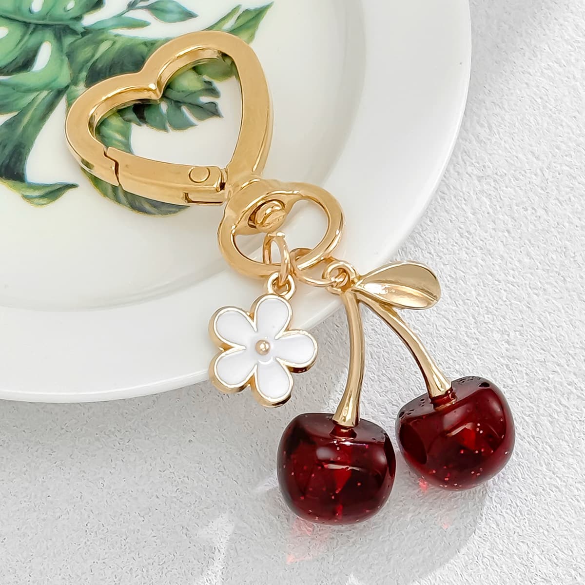 Cute Cherry Keychain With Heart Buckle – Sweet & Stylish Bag Charm For Girls (Alloy, Kawaii Fruit Design, Gift-Ready)​