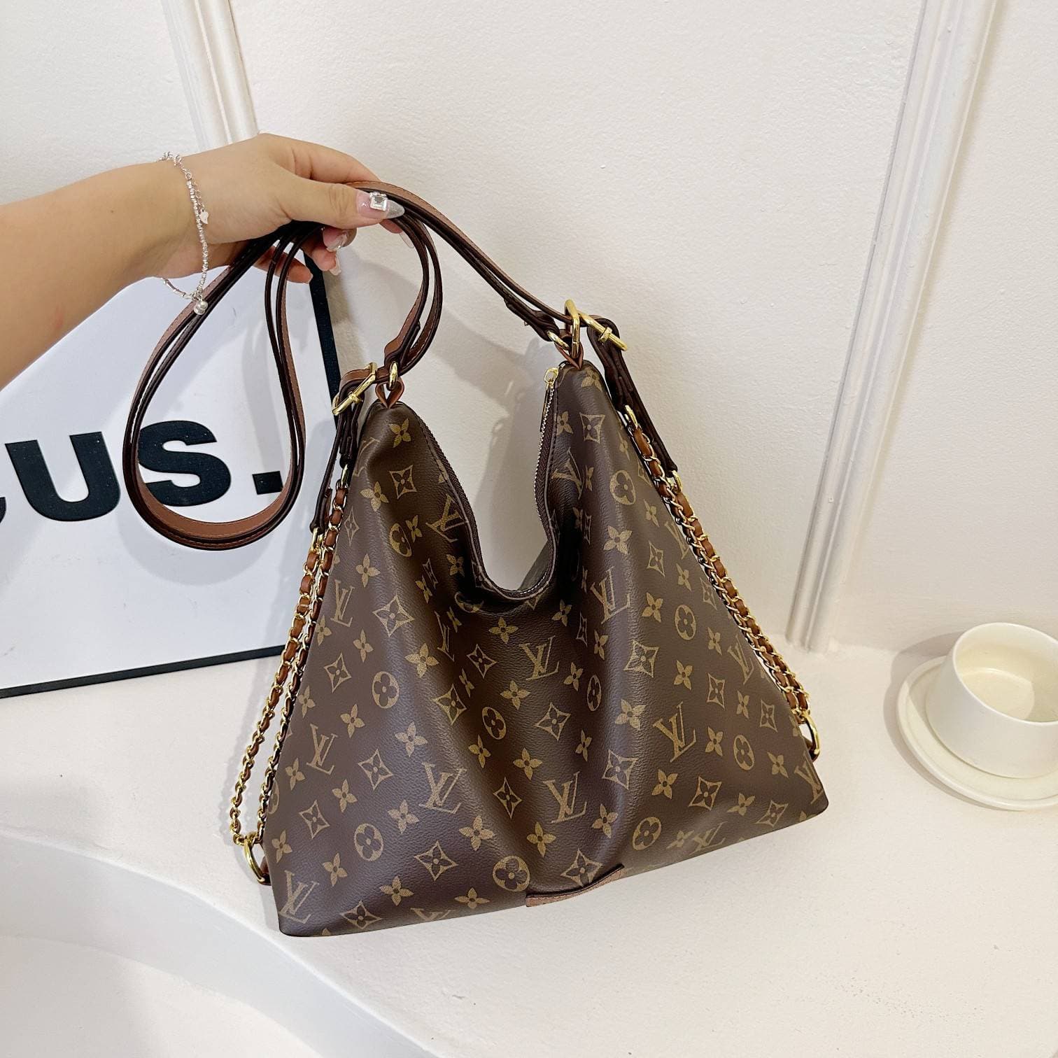 Rétro classique vieux. Sac à bandoulière à fleurs pour femmes, sac de bonne qualité avec impression de lettres à la mode, sac de Shopping de gr