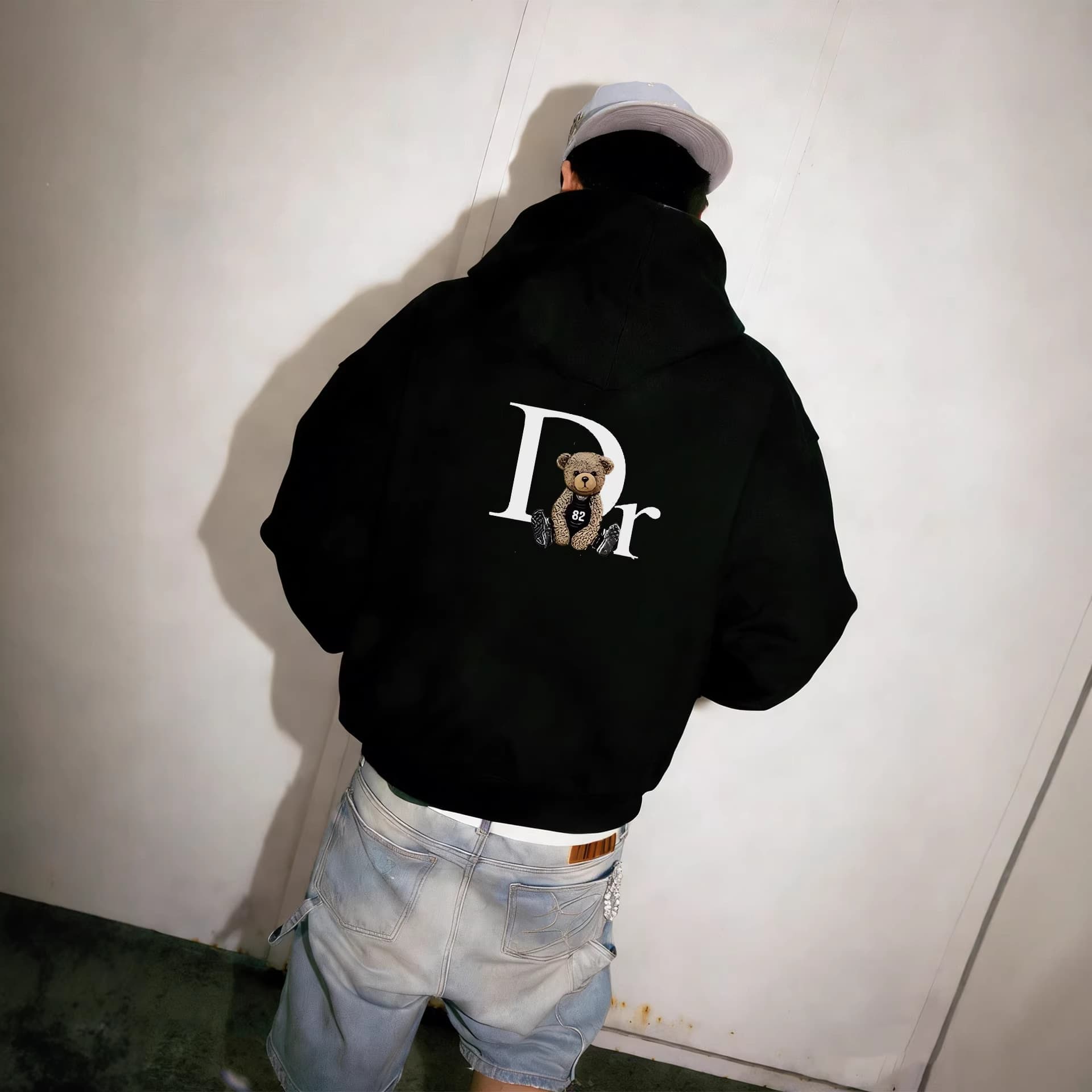 ​​Spring Streetwear Hoodie Cotton Blend Oversized Pullover With Playful Bear Graphic For Urban Fashion​​