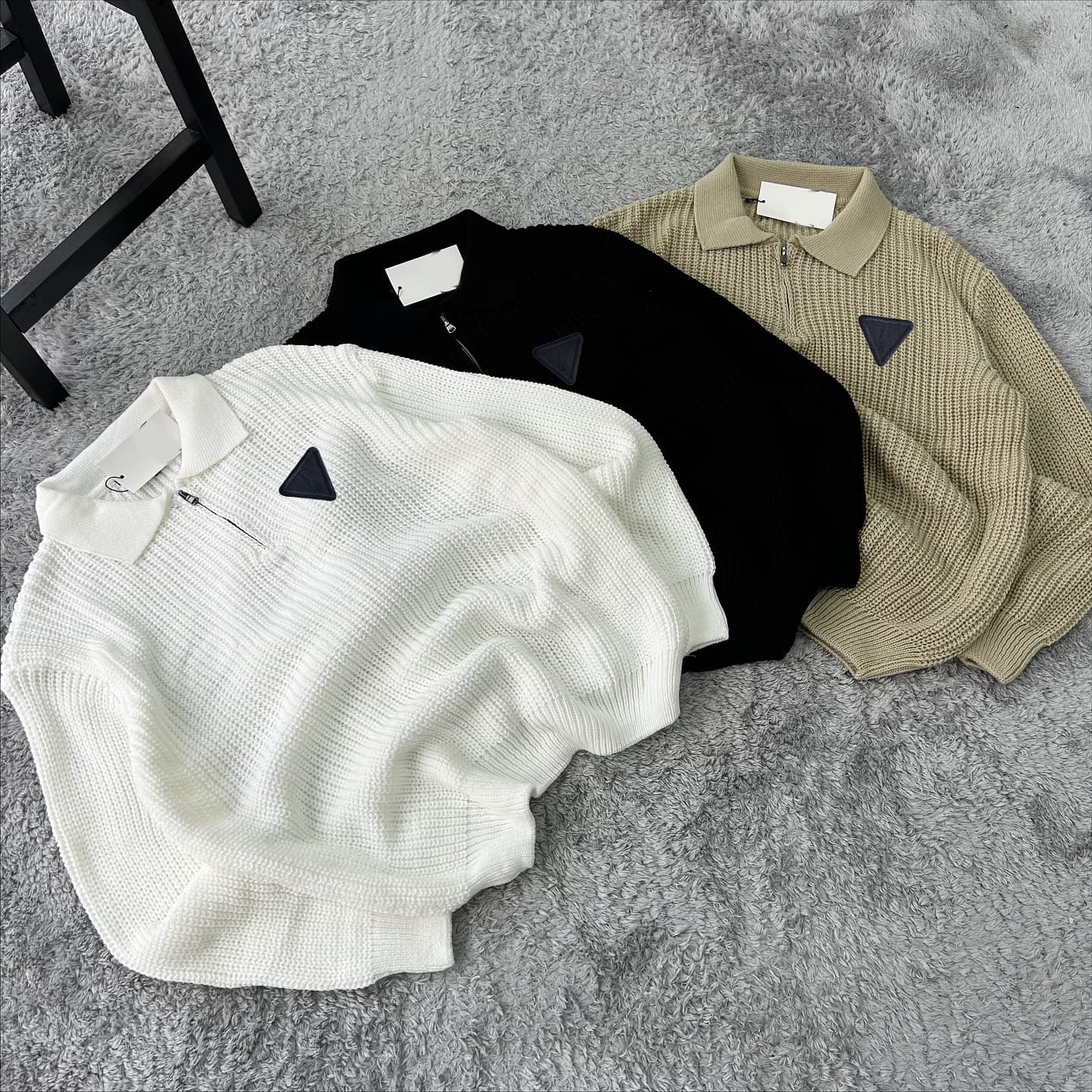 Unisex Vintage Embroidered Half-Zip Sweater – Oversized College Style Pullover With Triangle Logo (S-XXXL, Black/Grey/Khaki)