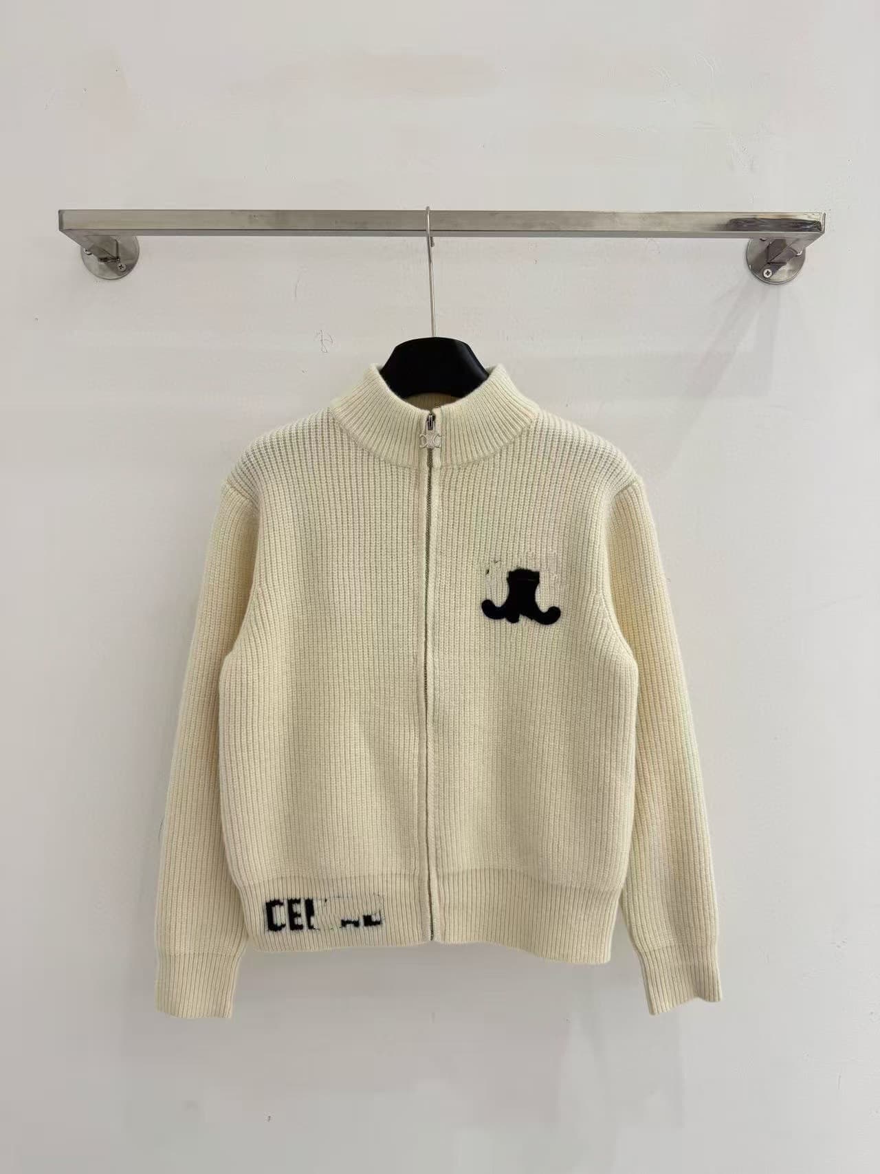 Veste pull en maille neuve pour l'automne et l'hiver, dotée d'un col rond simple et d'un style cardigan tendance et polyvalent.