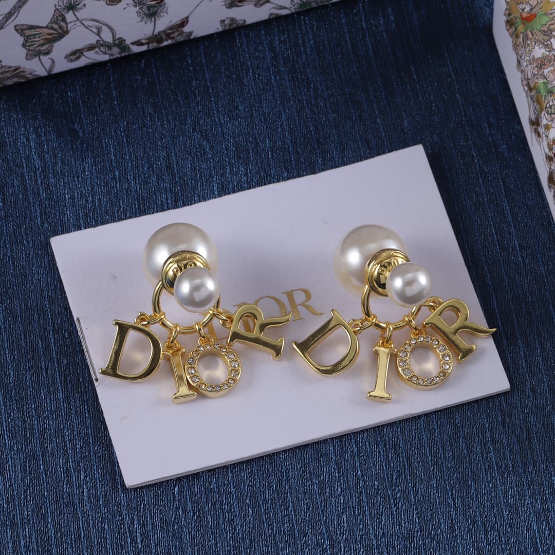 Ensemble de bijoux de mode haut de gamme DIOR - Les mêmes bijoux de haute qualité qu'en boutique.