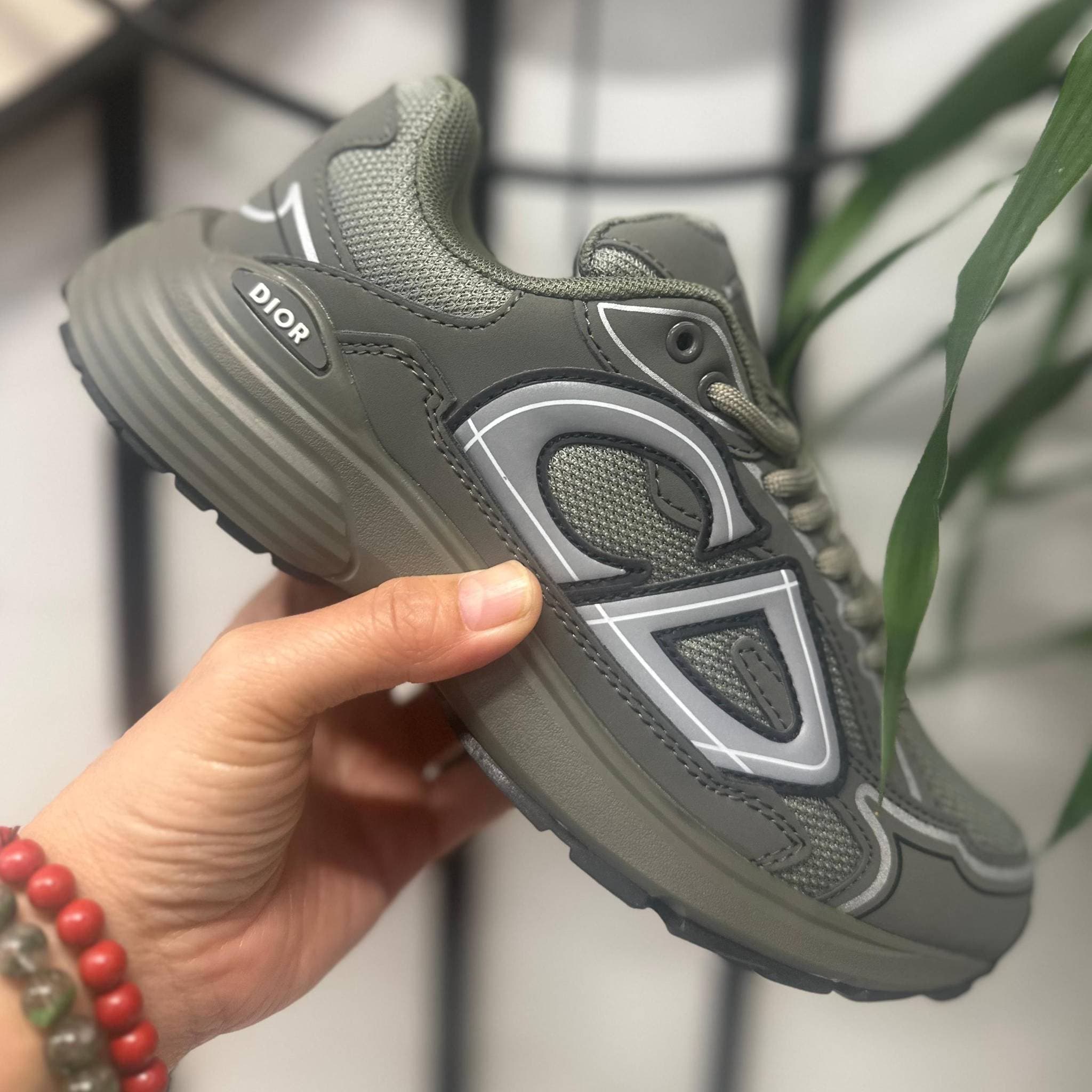 Baskets de course élégantes pour femmes – Chaussures de sport B30 avec semelle audacieuse et coupe confortable