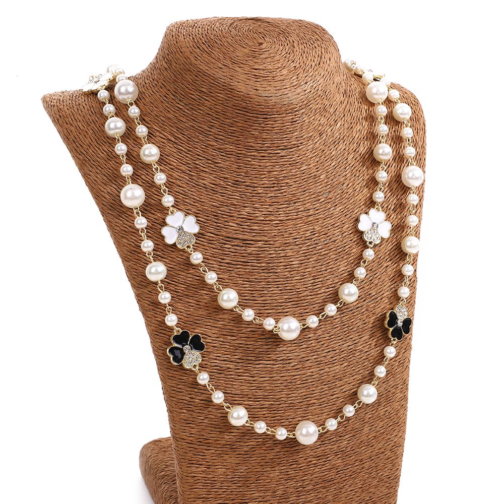 Leaf Clover Pearl Necklace – Layered Gold Chain (Sweet & Stackable)