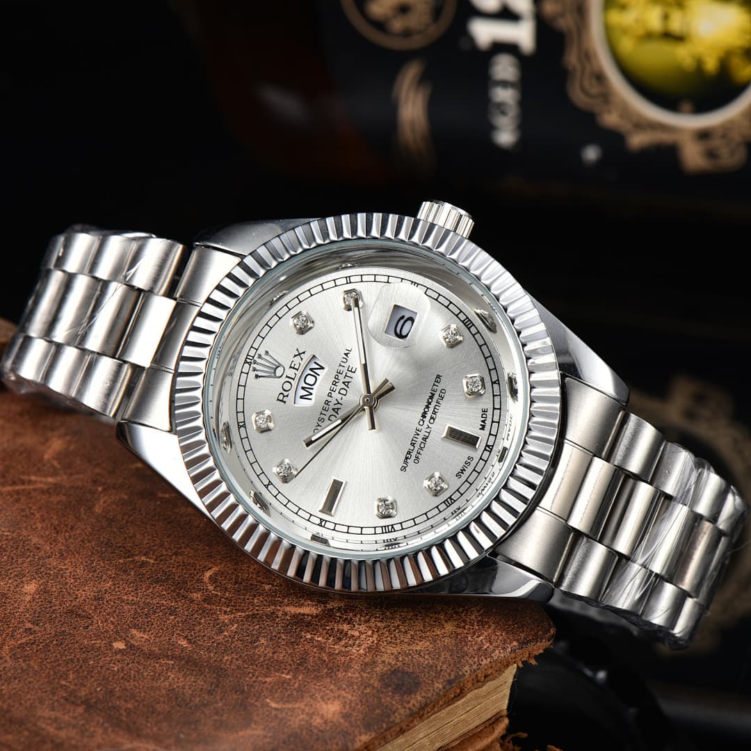 Montre classique à double calendrier pour affaires : une montre de luxe élégante et abordable