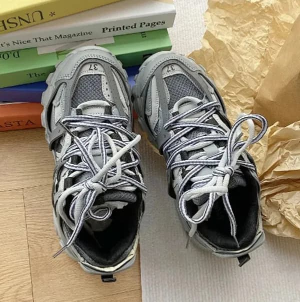Baskets décontractées unisexes de créateur 2025 - Chaussures de course à lacets avec plusieurs options de couleurs Fjh