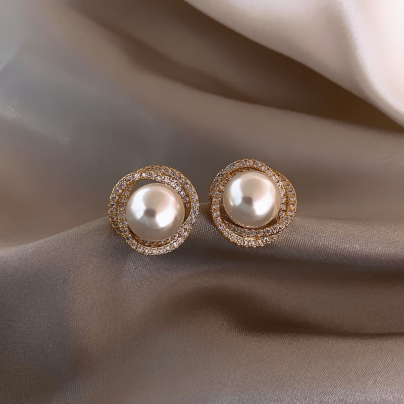 Women's earrings Light Luxury Pearl Earrings Feminine Internet Celebrity Simple Small Earrings 2023 New Trendy Earrings