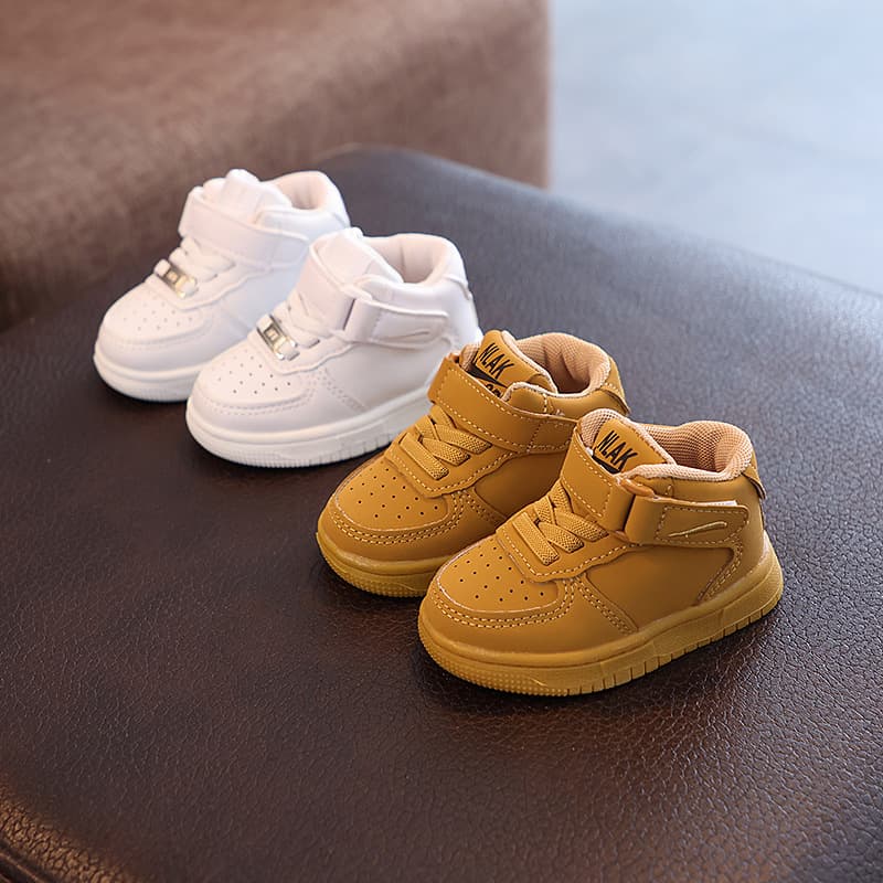 Girls' and Boys' 2024 Autumn New Board Soft Sole Small White Shoes Breathable Mid Top Velcro Casual Sports Shoe Trend